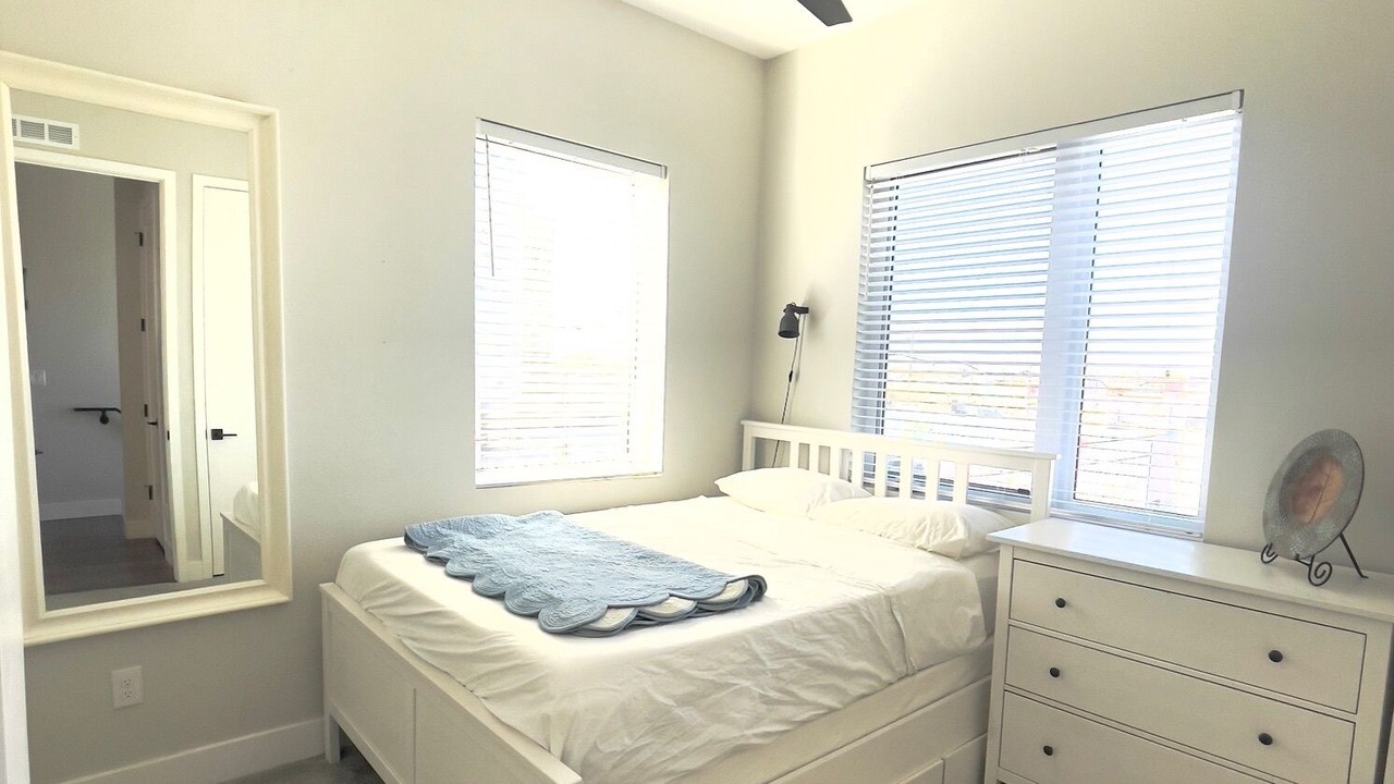 Photo of Bedroom in Lincoln Park