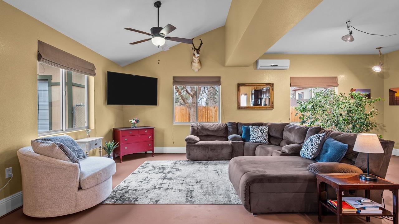 Photo of Livingroom in Creighton