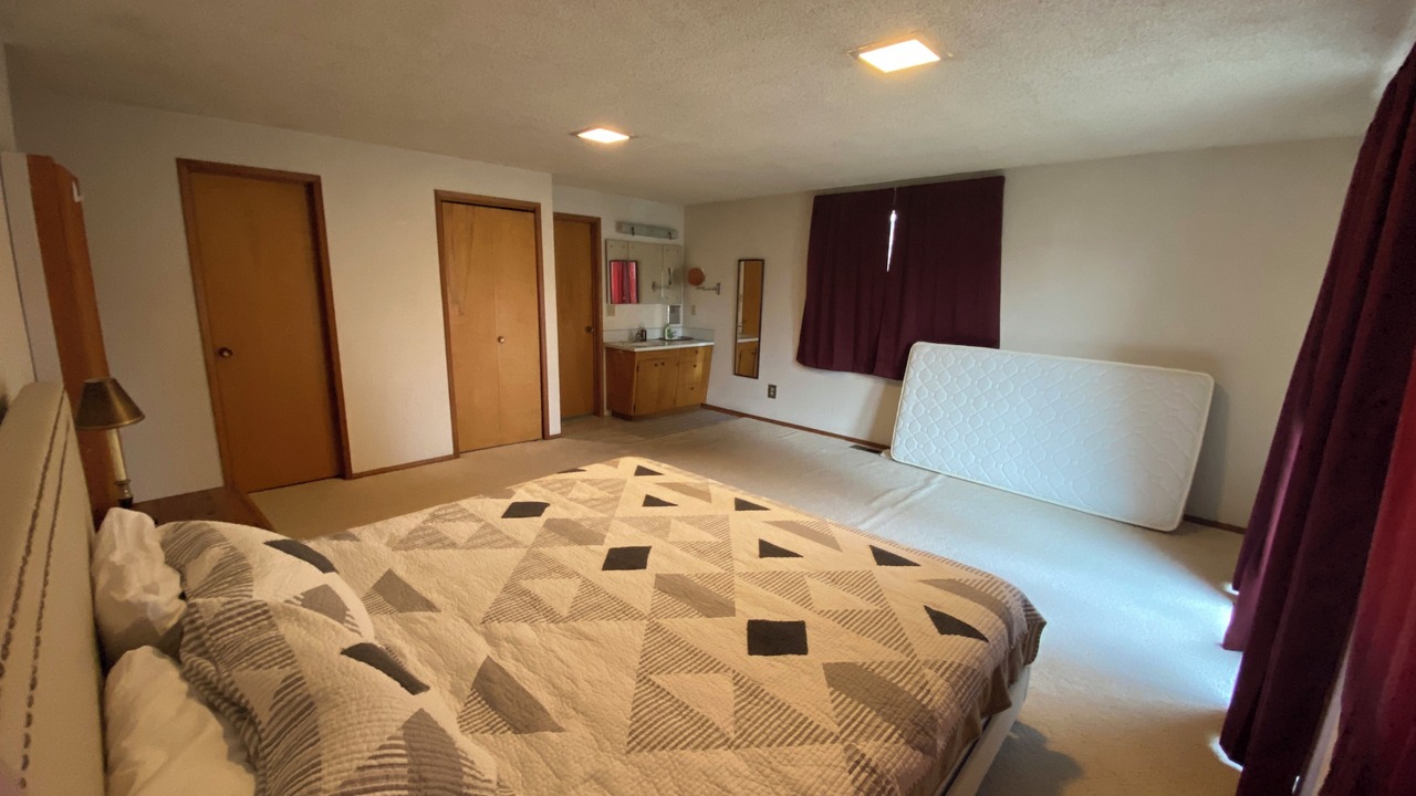 Photo of Bedroom in Omak