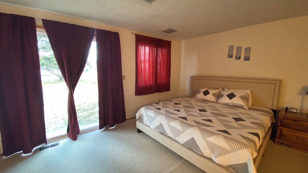 Photo of Bedroom in Omak
