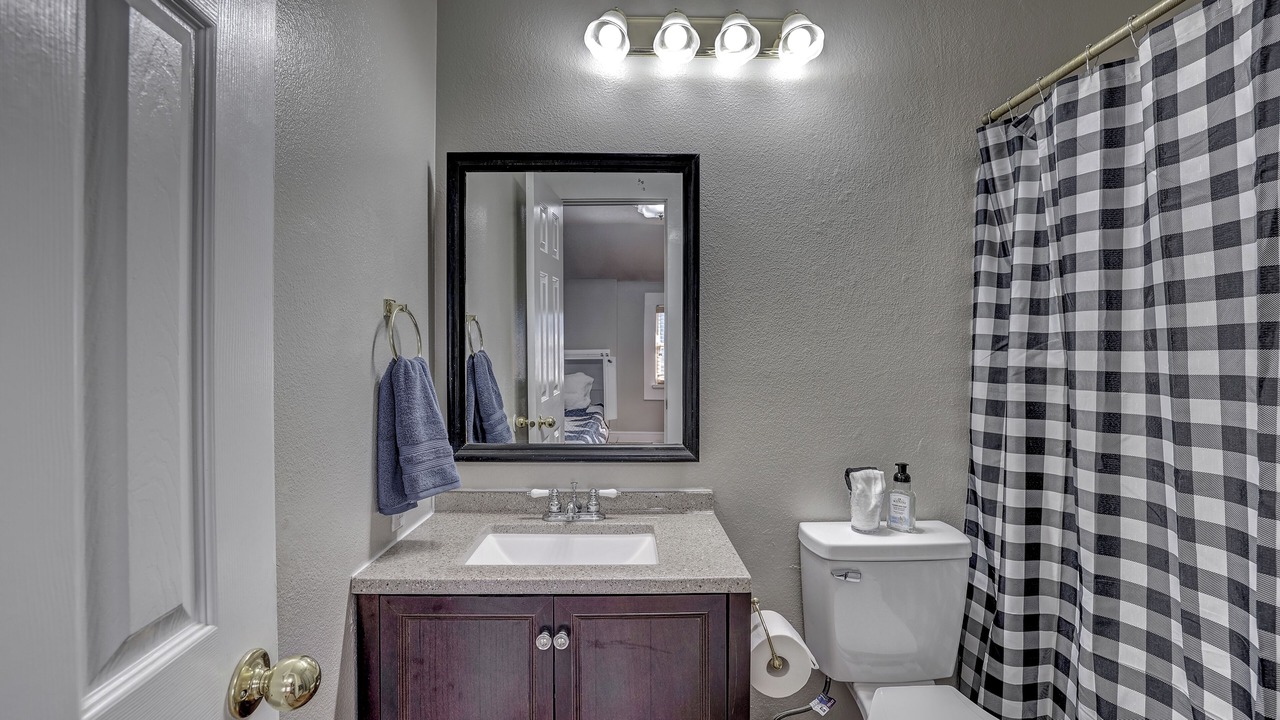 Photo of Bathroom in Garden Valley