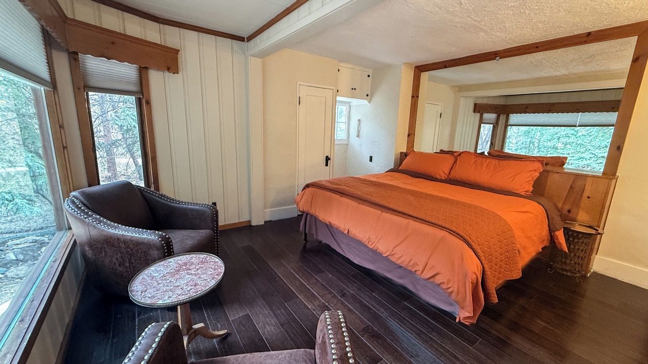 Photo of Bedroom in Kerr Gulch