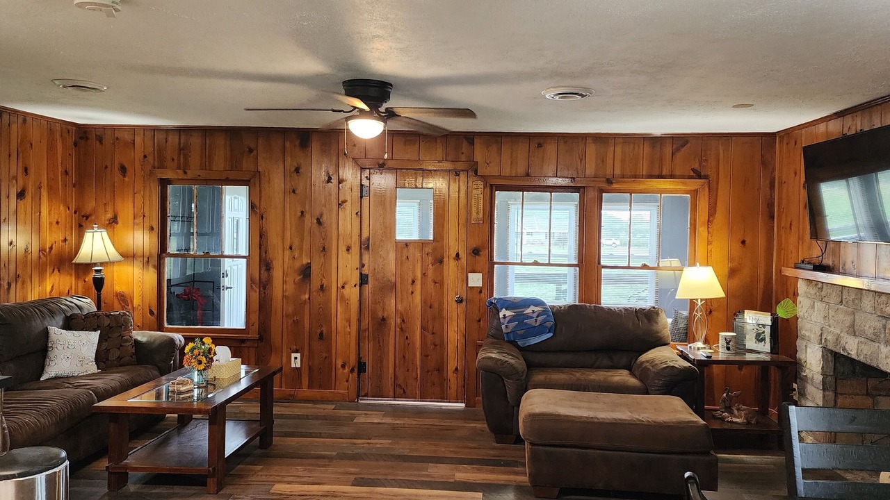 Photo of Livingroom in Holmesville