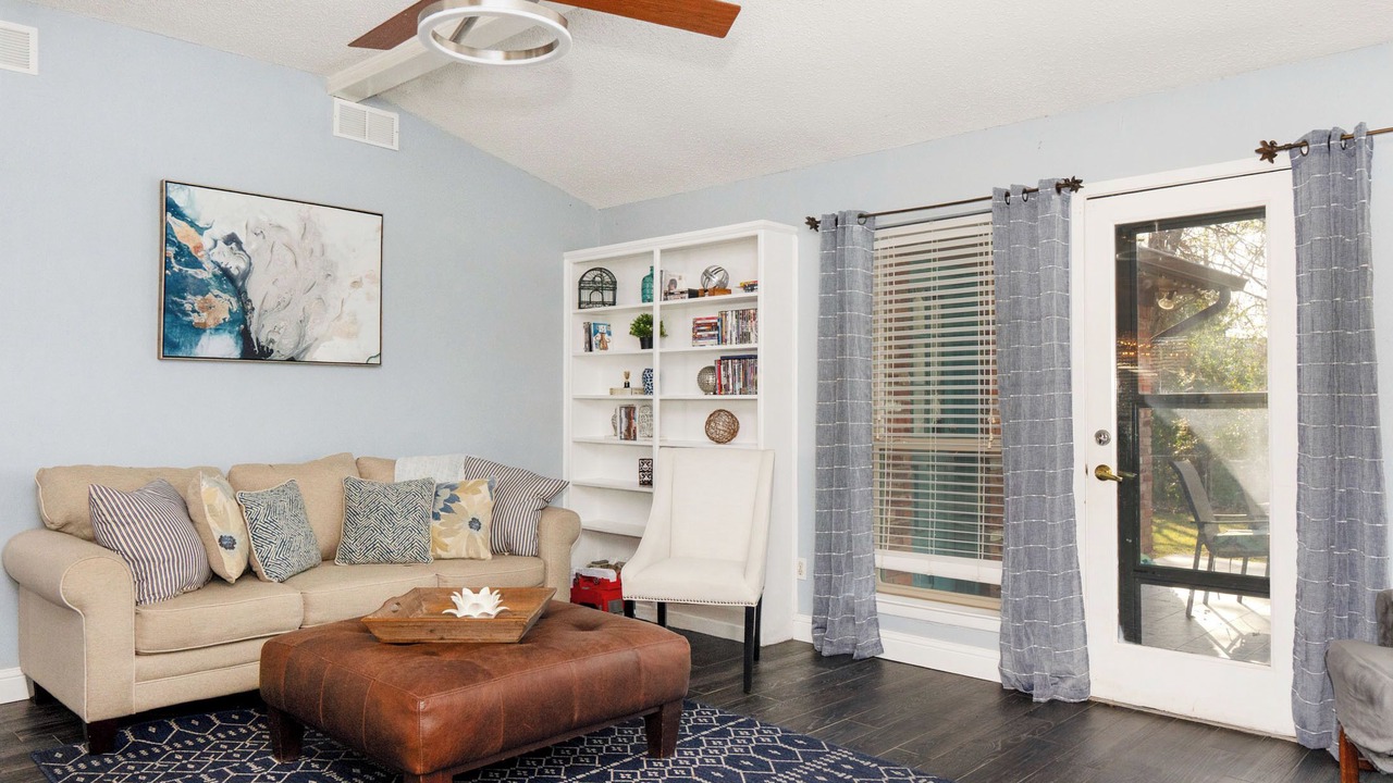 Photo of Livingroom in Bedford