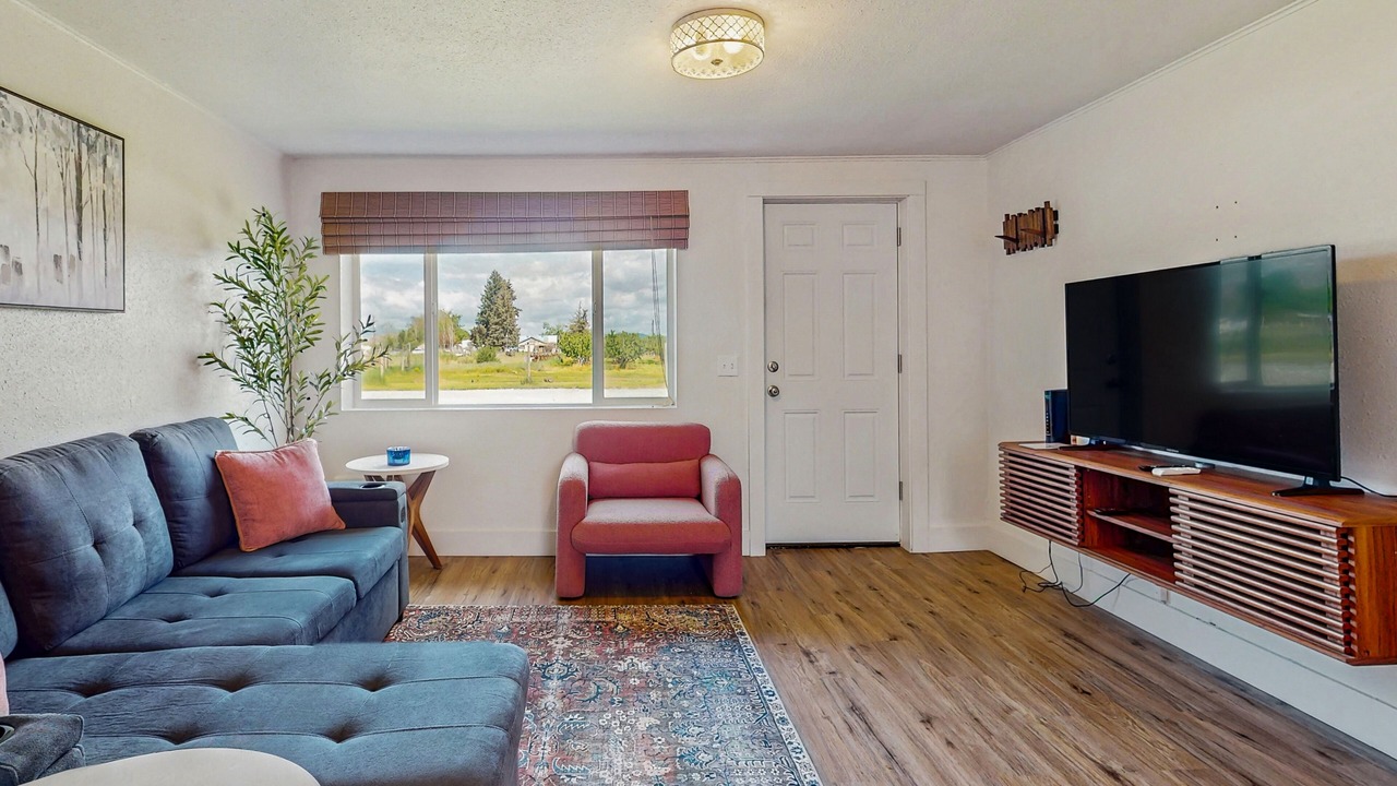 Photo of Livingroom in Brewster