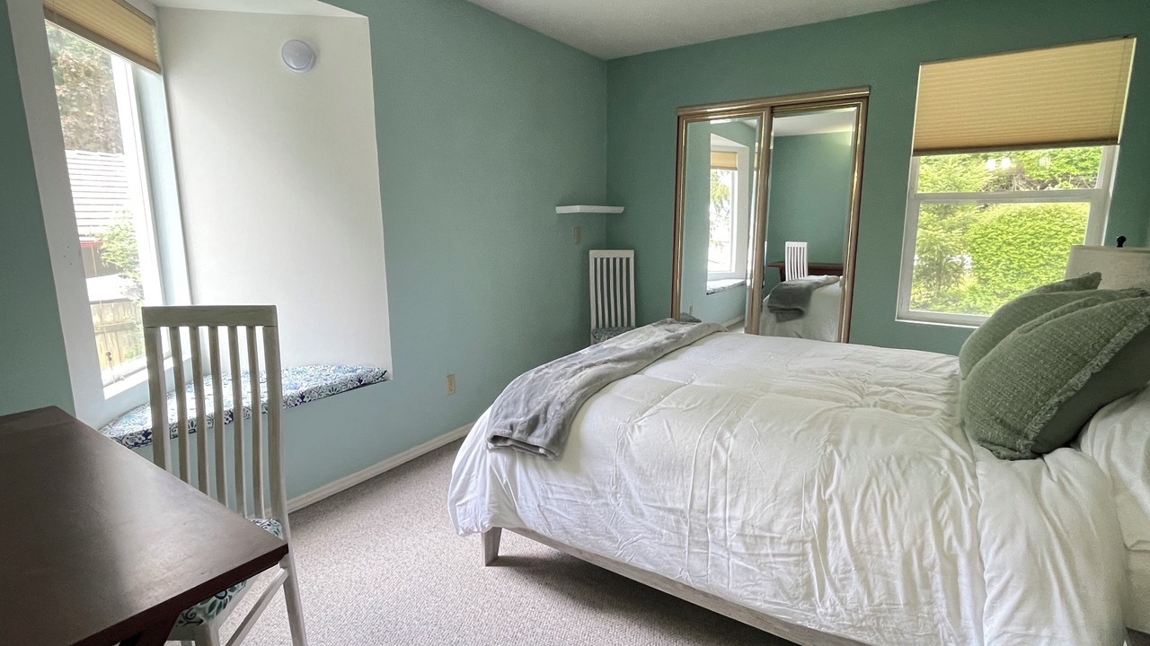 Photo of Bedroom in Coupeville