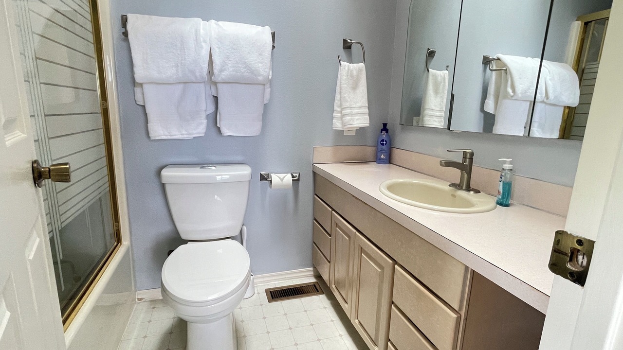 Photo of Bathroom in Coupeville