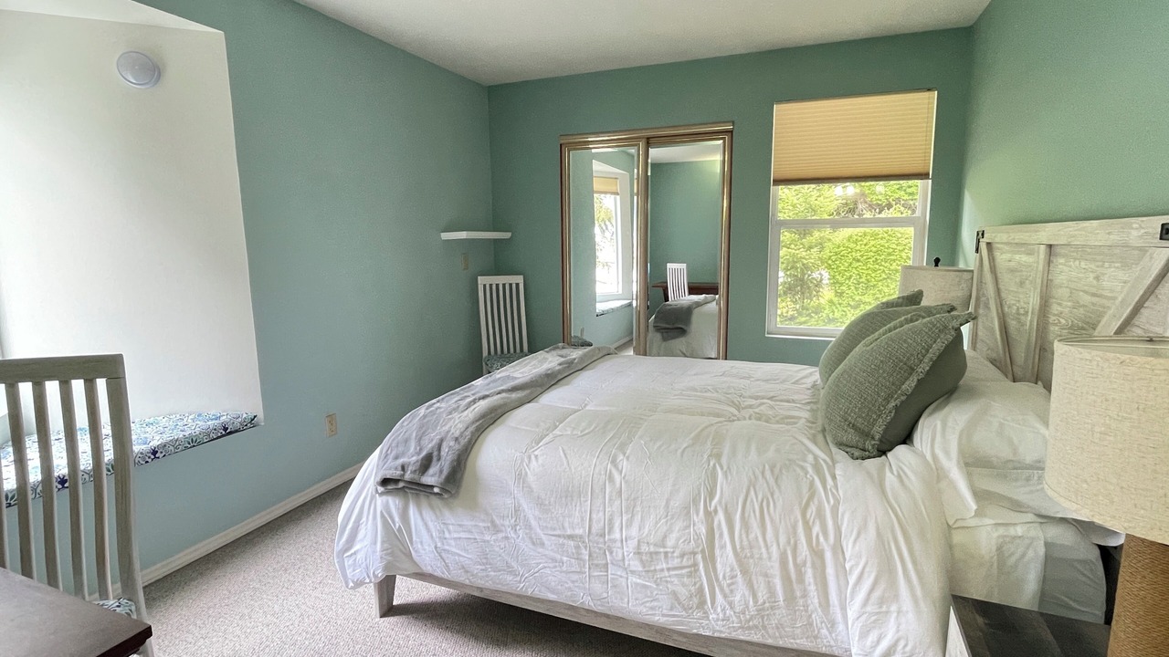 Photo of Bedroom in Coupeville