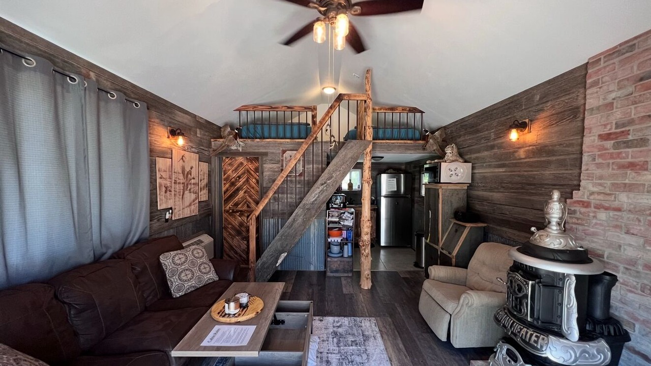 Photo of Livingroom in Edson