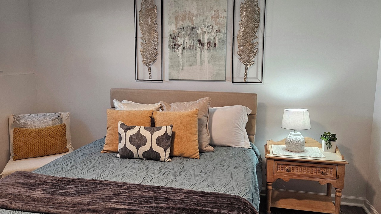 Photo of Bedroom in Seattle Metro Area