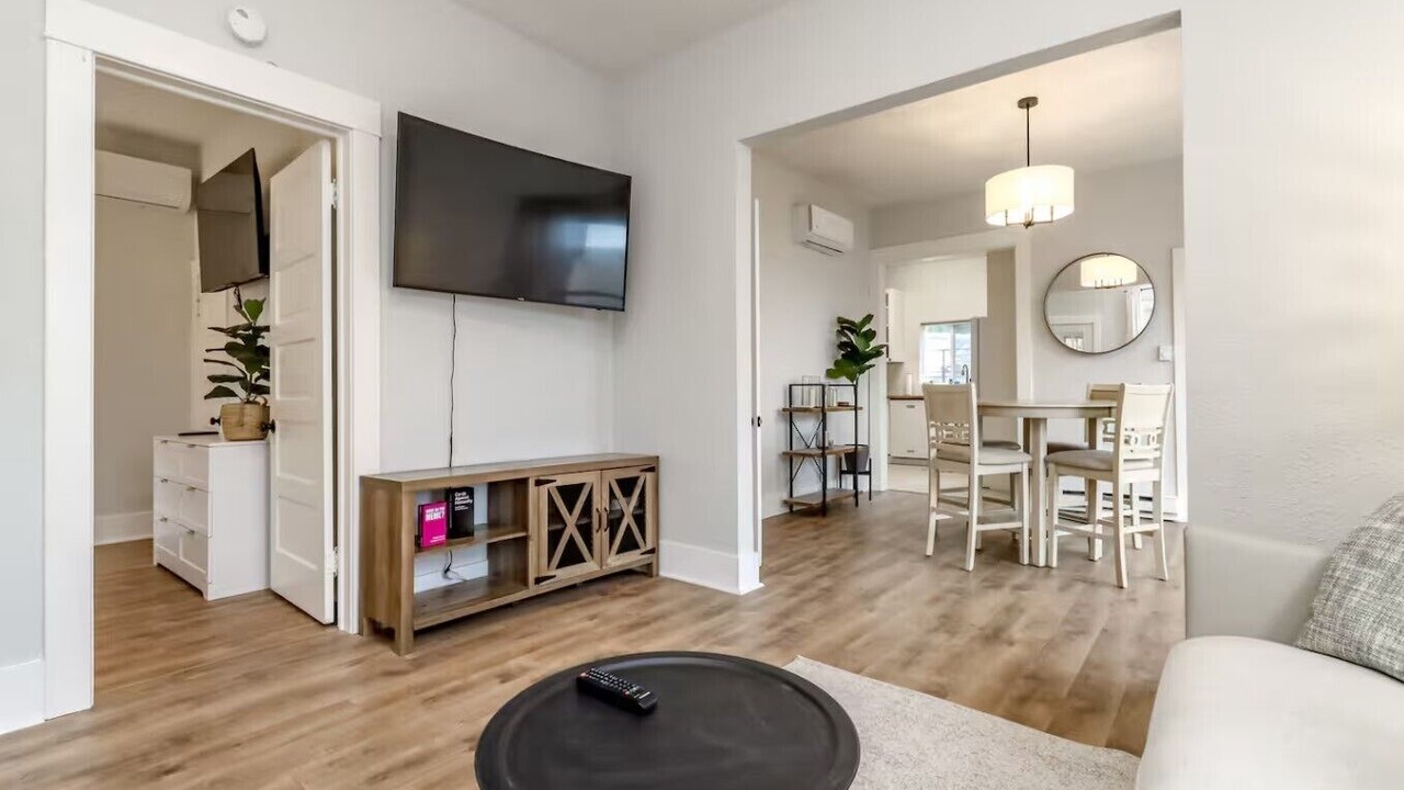 Photo of Livingroom in North Beacon Hill