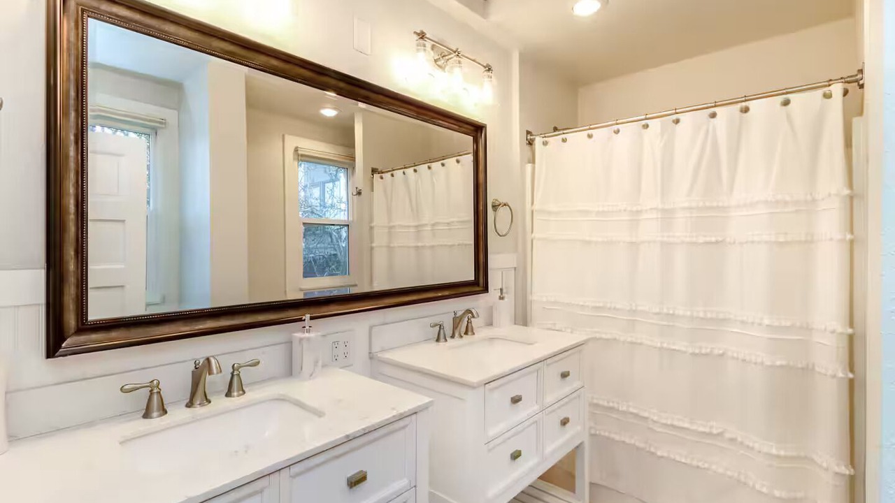 Photo of Bathroom in North Beacon Hill