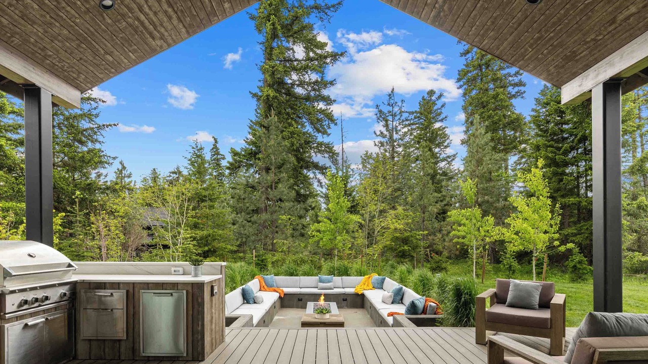 Photo of Outdoor in Roslyn