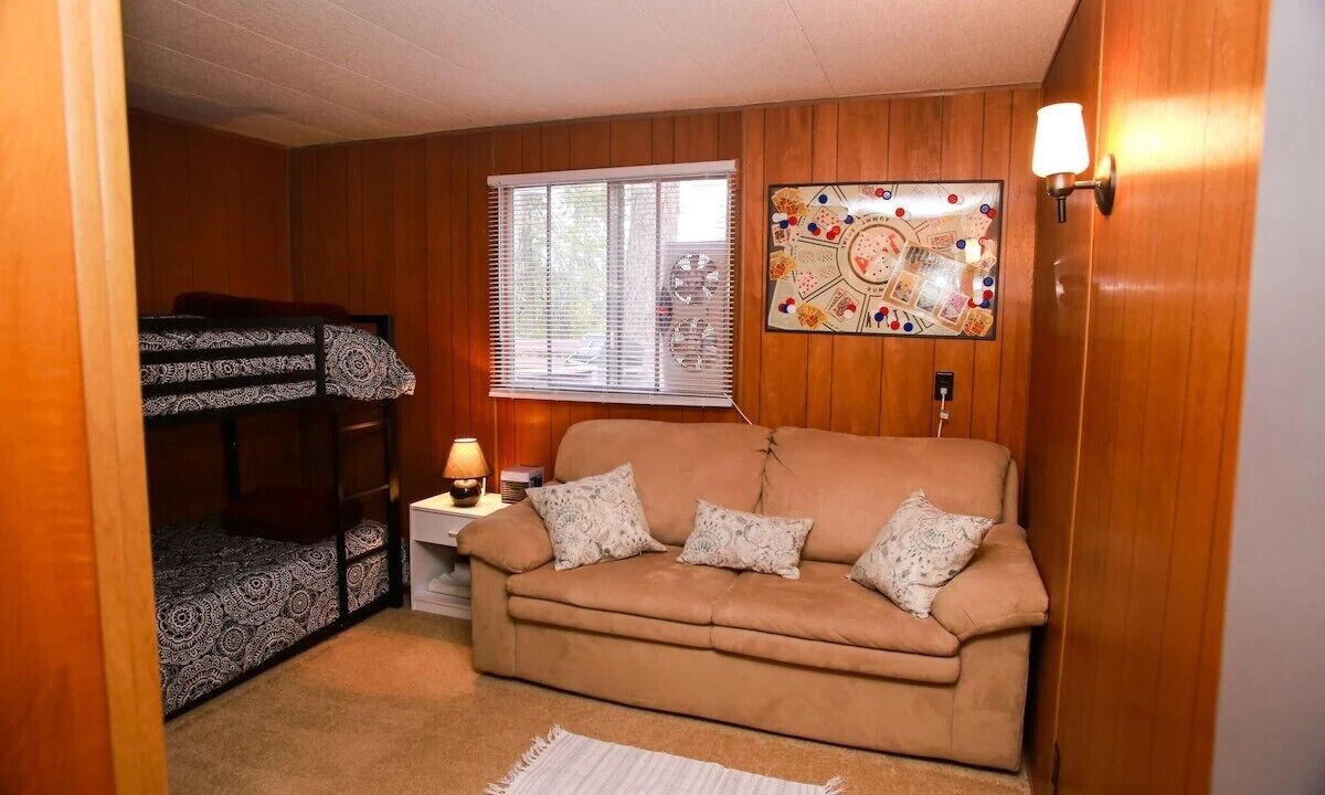 Photo of Livingroom in Garden Valley