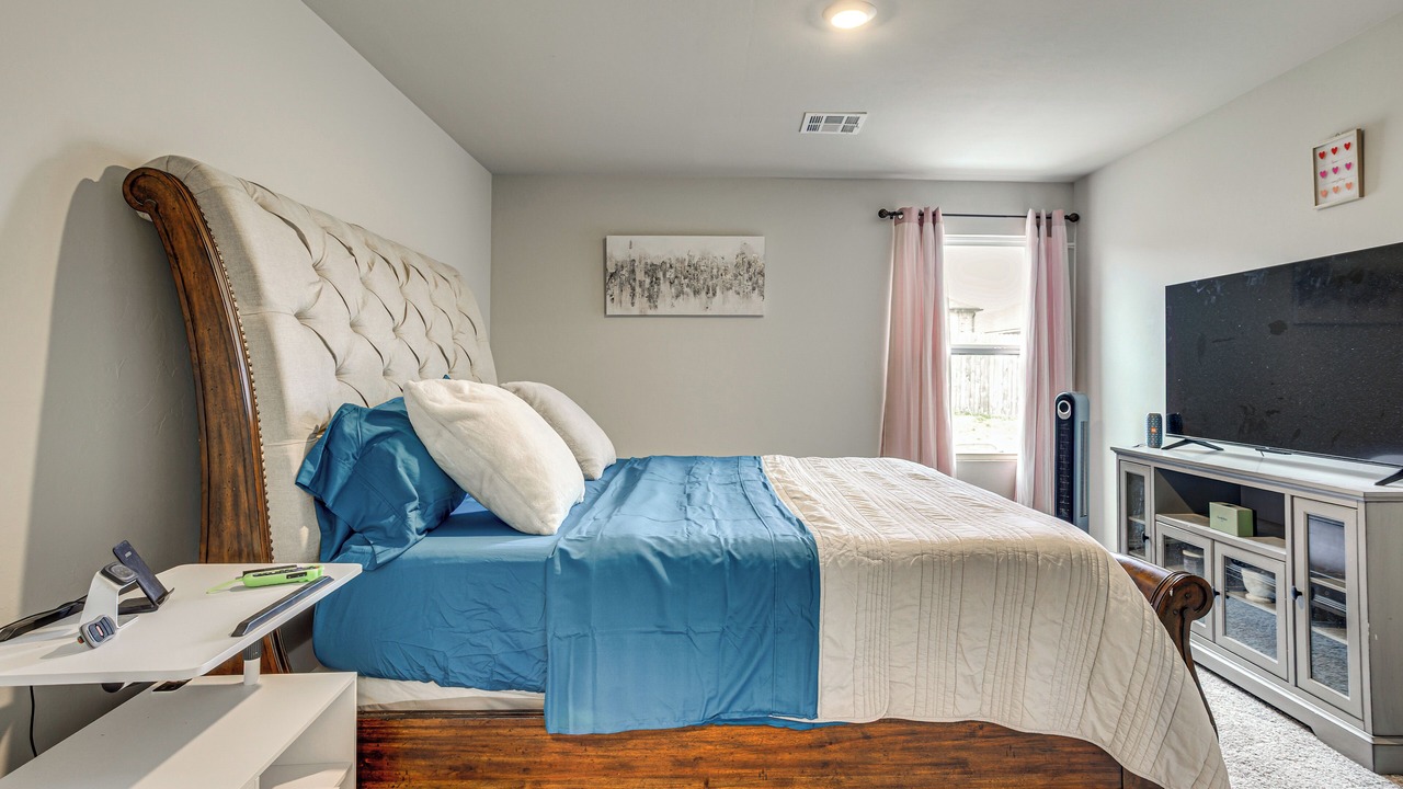 Photo of Bedroom in Yukon