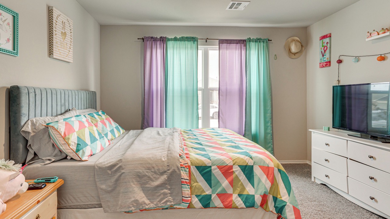 Photo of Bedroom in Yukon