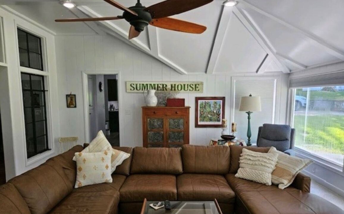 Photo of Livingroom in Centerville