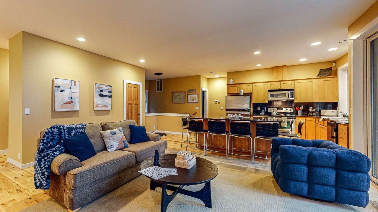 Photo of Livingroom in Shelton
