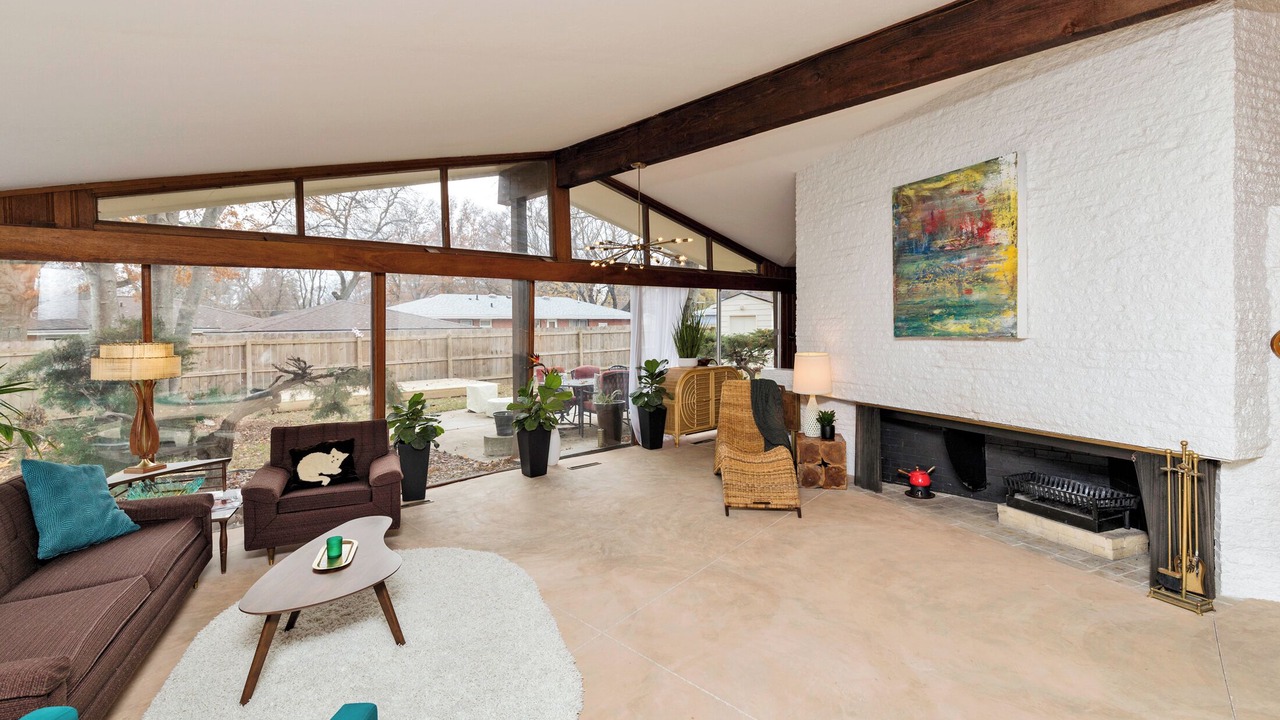 Photo of Livingroom in Greater South Side