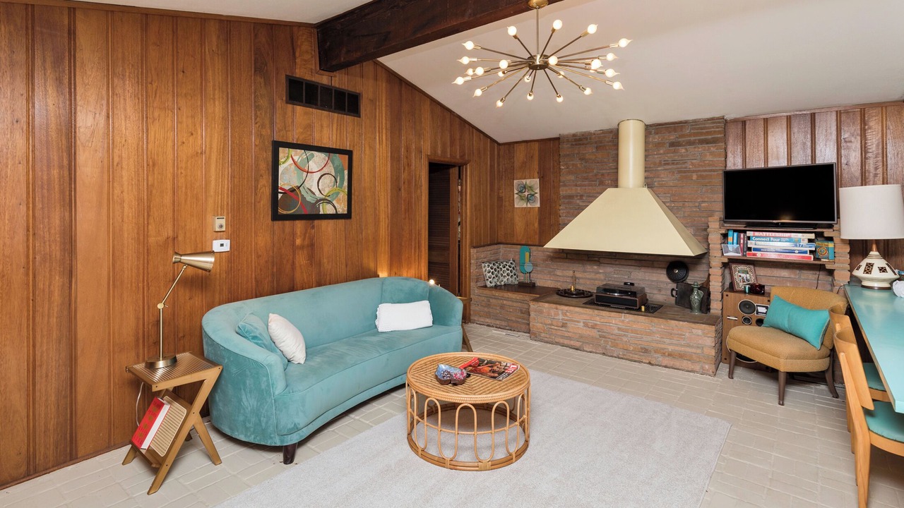 Photo of Livingroom in Greater South Side
