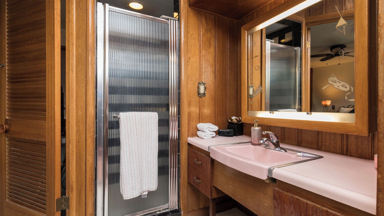 Photo of Bathroom in Greater South Side
