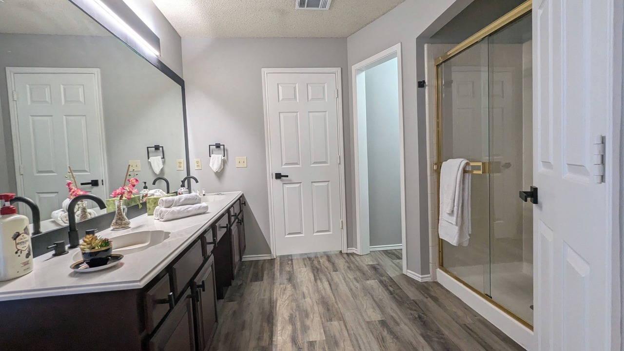 Photo of Bathroom in Cedar Hill