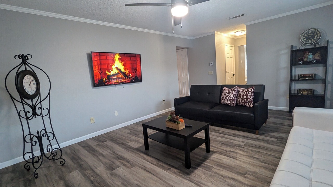Photo of Livingroom in Cedar Hill