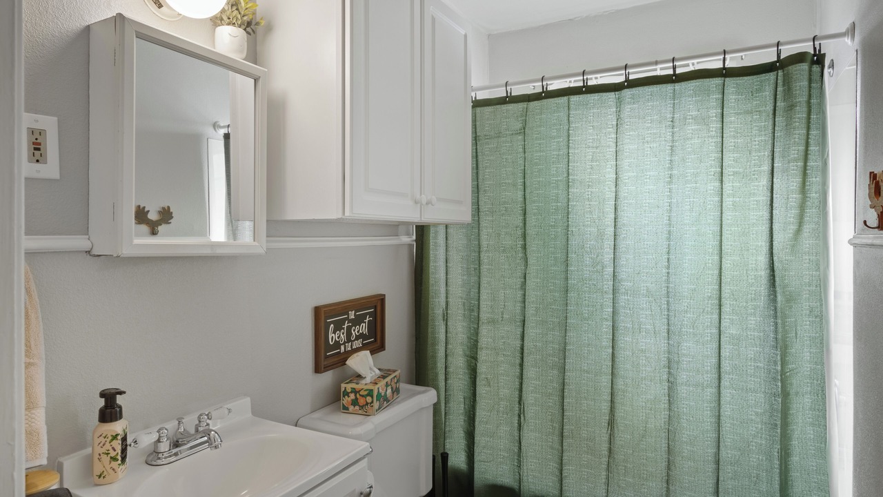 Photo of Bathroom in Canyon