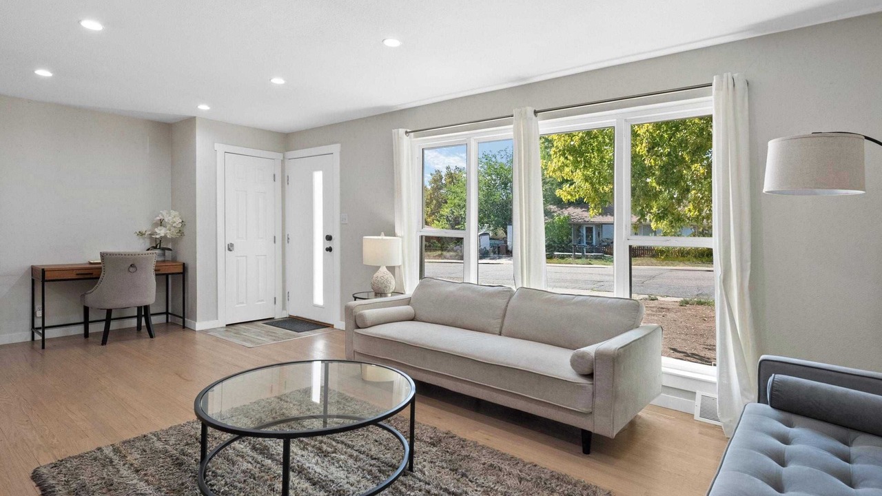 Photo of Livingroom in Arvada Plaza Area