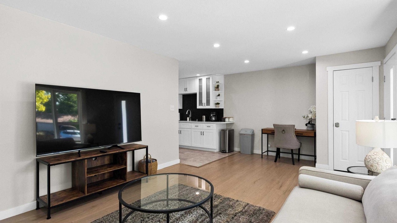 Photo of Livingroom in Arvada Plaza Area