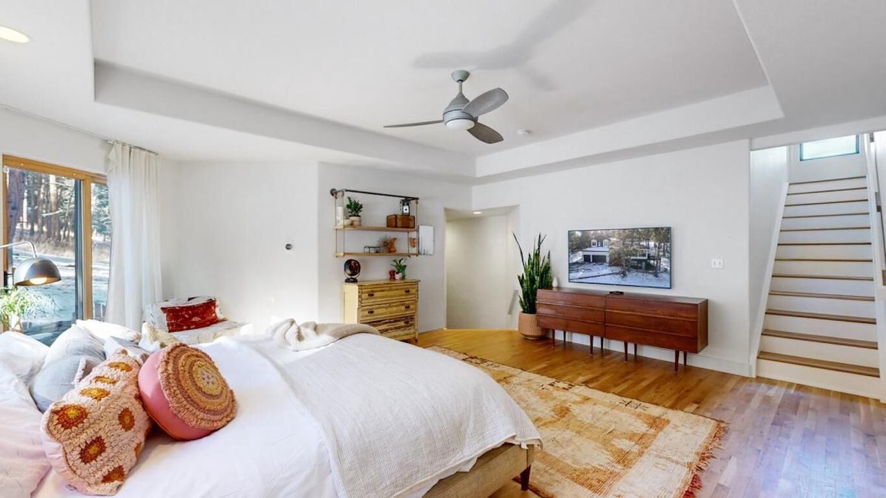 Photo of Bedroom in Genesse North Central