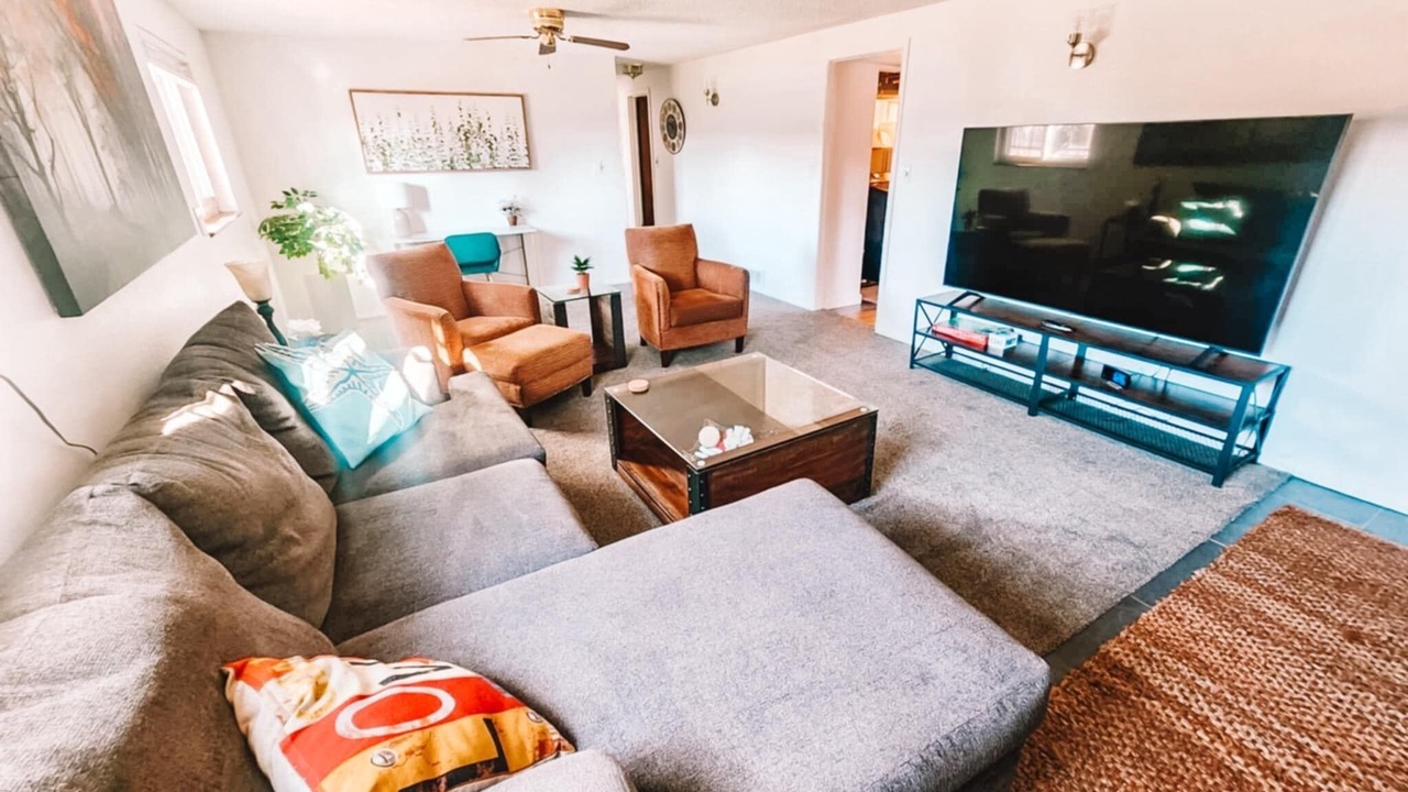 Photo of Livingroom in Security-Widefield