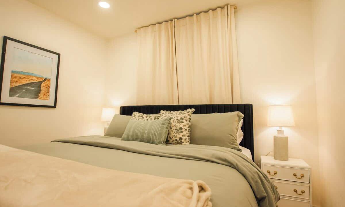 Photo of Bedroom in South Broadway
