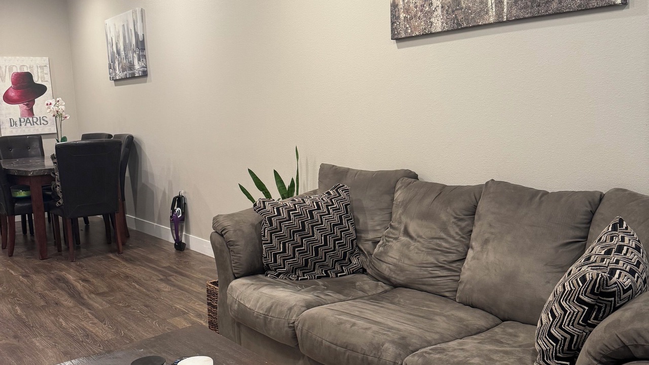 Photo of Livingroom in Jefferson Park