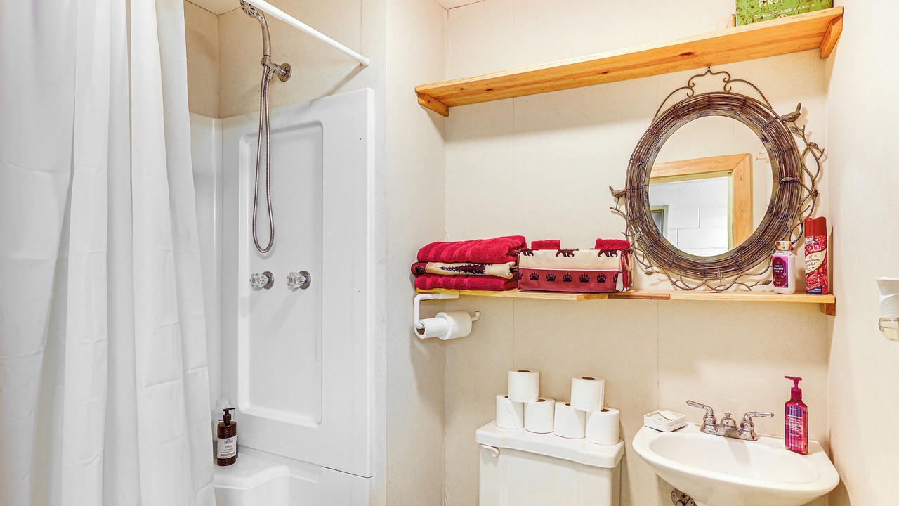 Photo of Bathroom in Tuskahoma