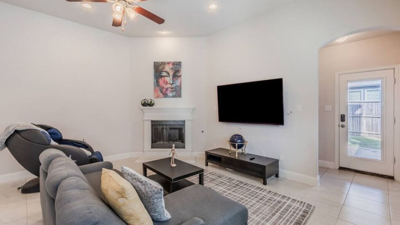 Photo of Livingroom in The Colony