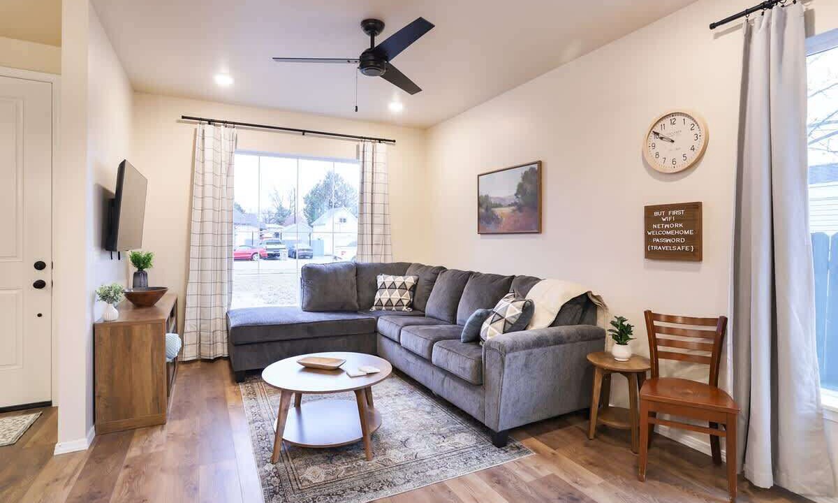 Photo of Livingroom in Caldwell
