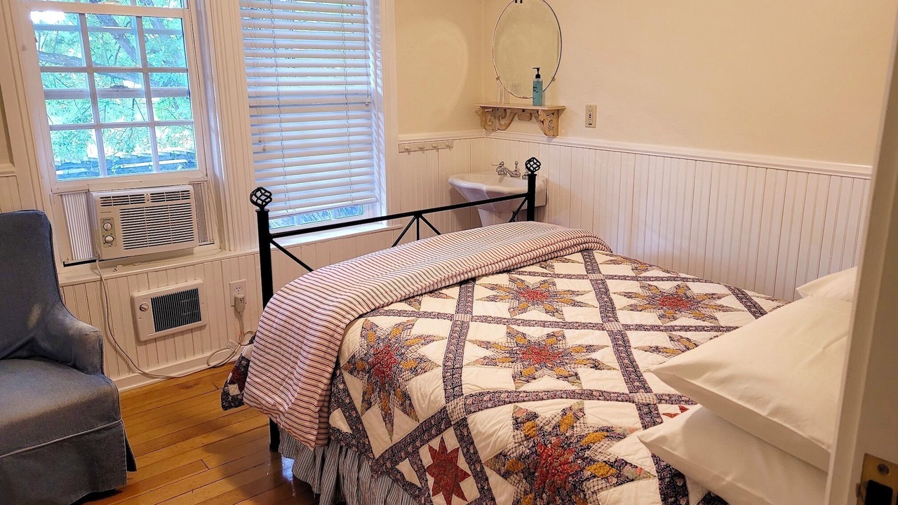 Photo of Bedroom in Twisp