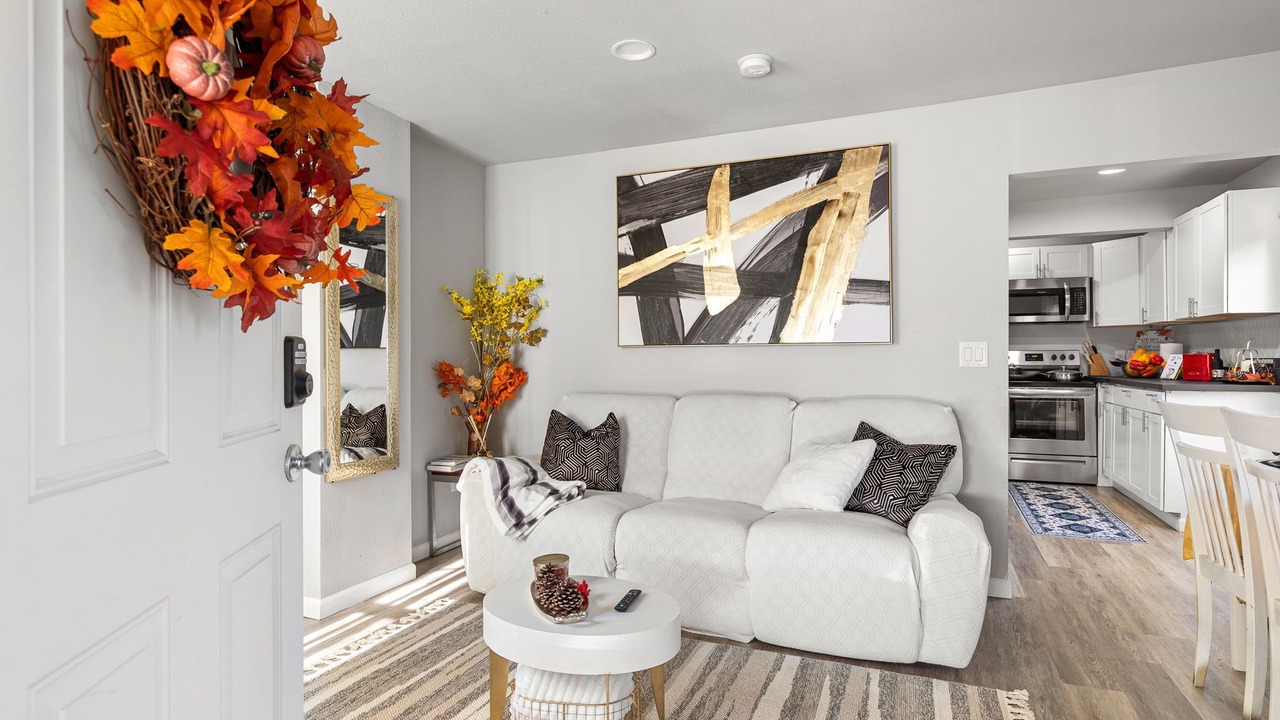 Photo of Livingroom in West Hills