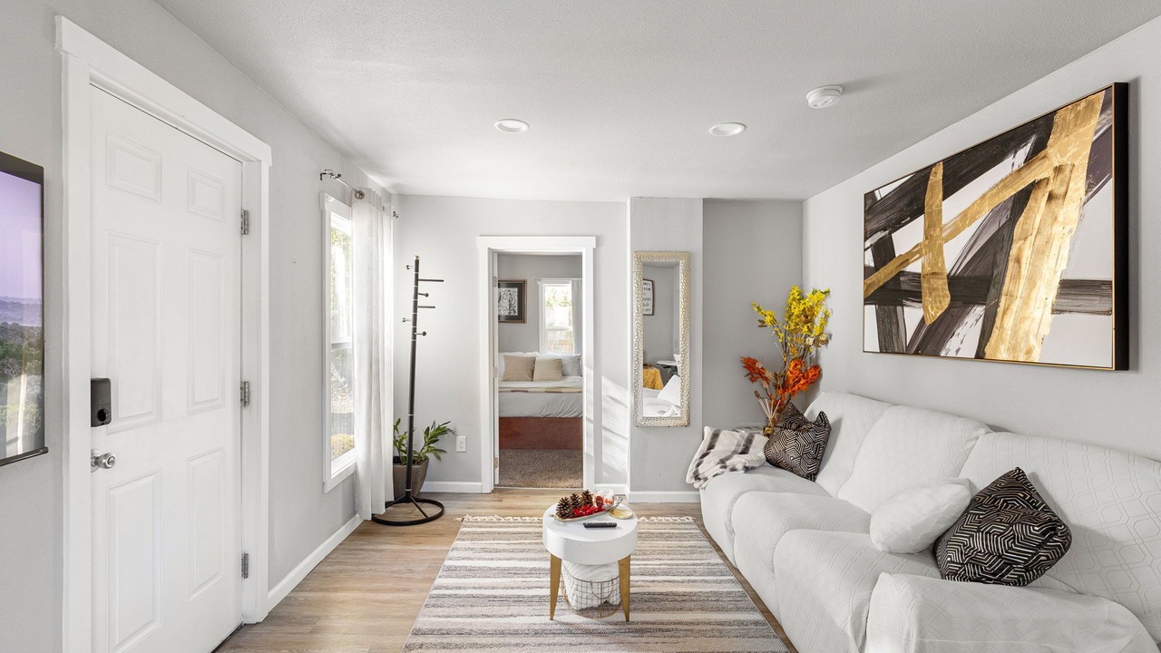 Photo of Livingroom in West Hills
