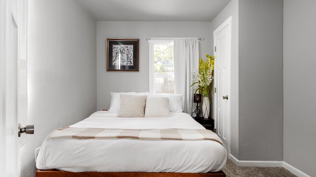 Photo of Bedroom in West Hills
