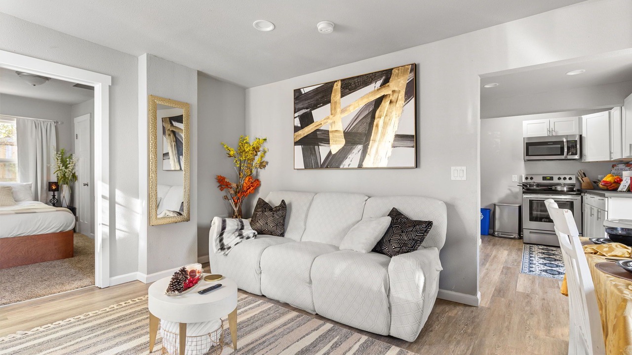 Photo of Livingroom in West Hills