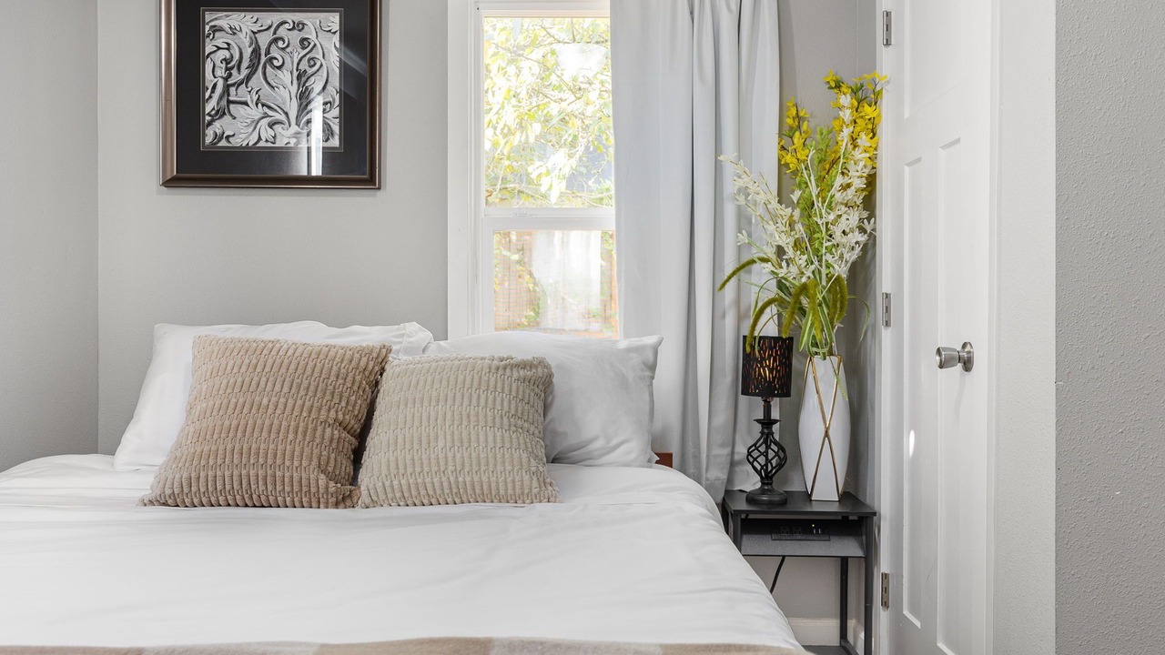 Photo of Bedroom in West Hills