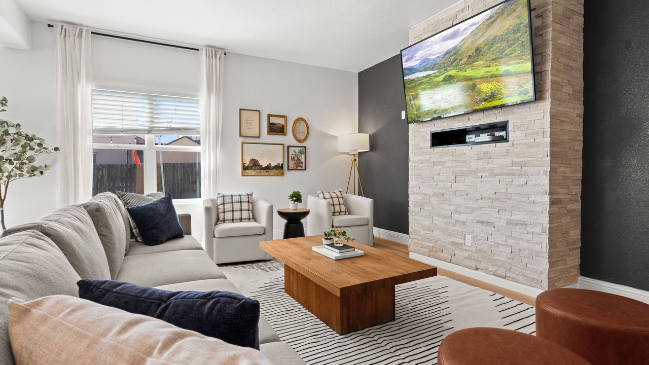 Photo of Livingroom in Security-Widefield