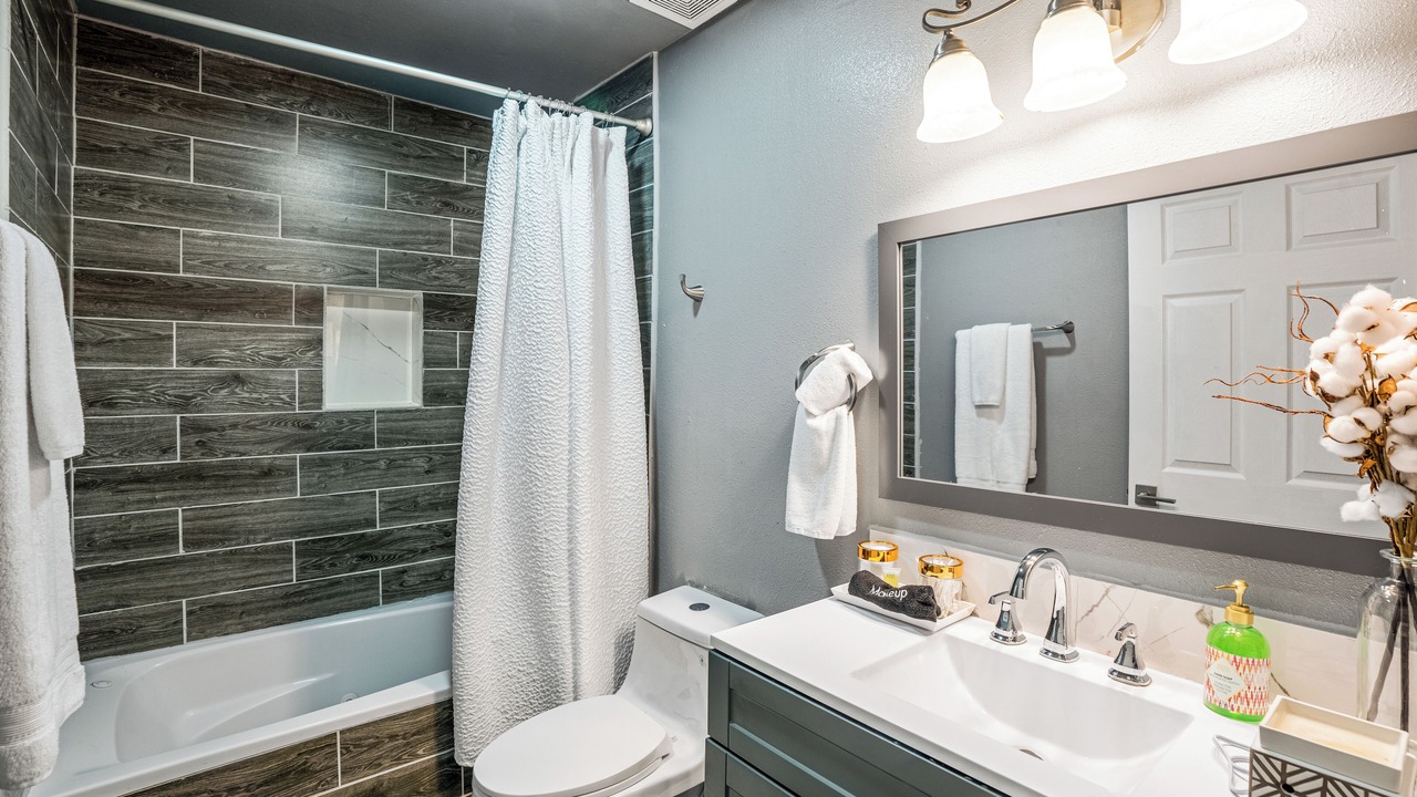 Photo of Bathroom in Uptown