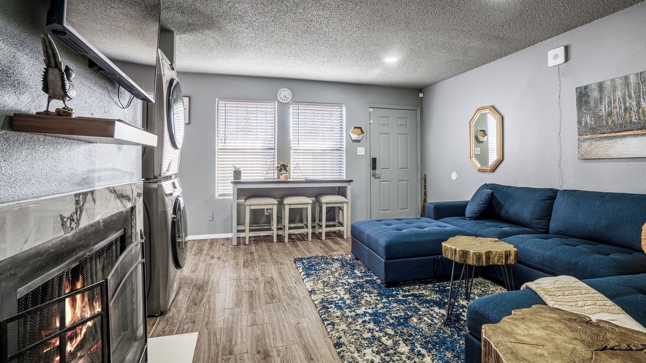 Photo of Livingroom in Uptown