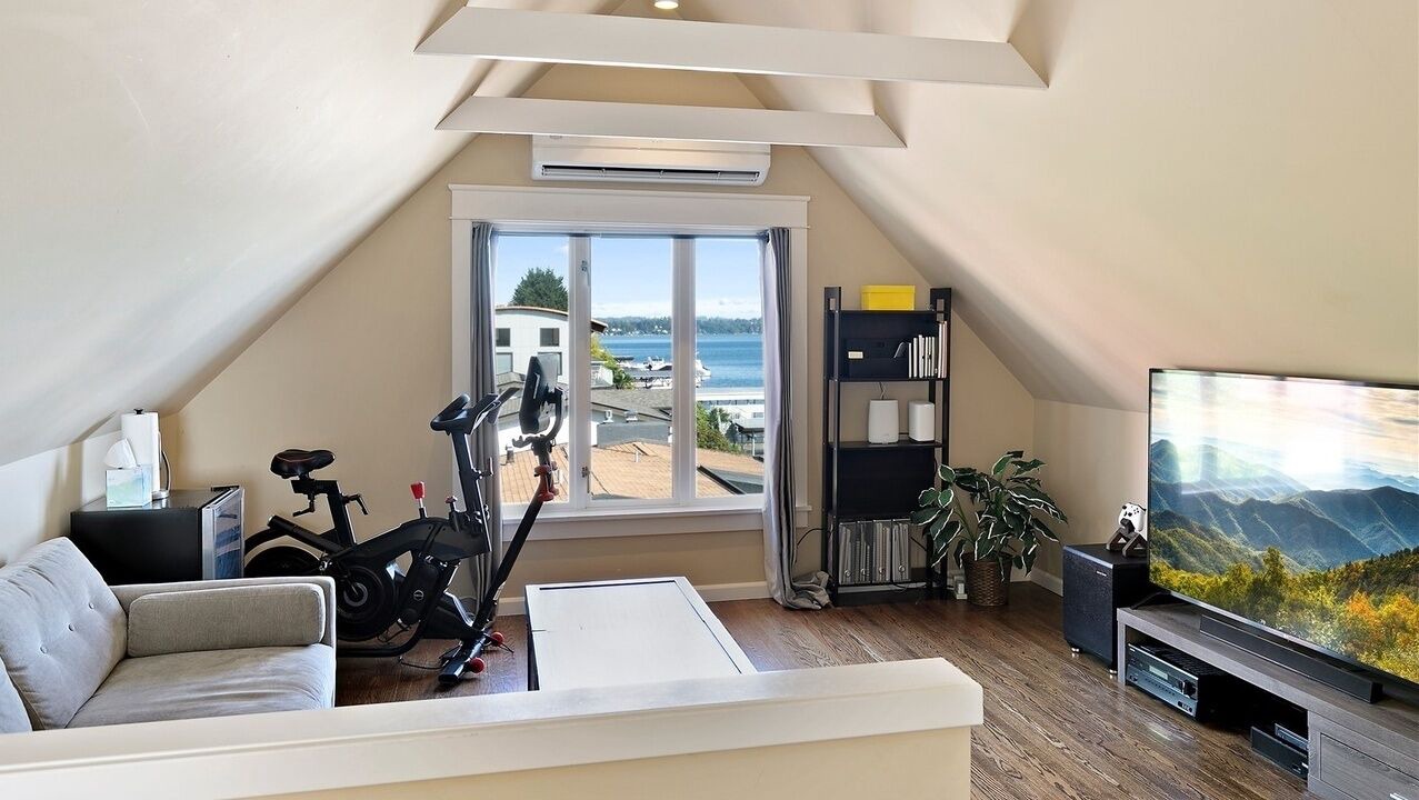 Photo of Livingroom in Bryn Mawr-Skyway
