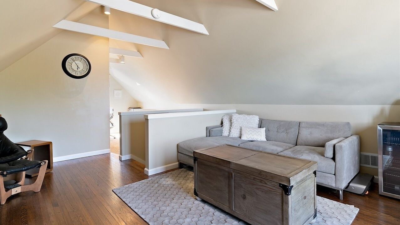 Photo of Livingroom in Bryn Mawr-Skyway