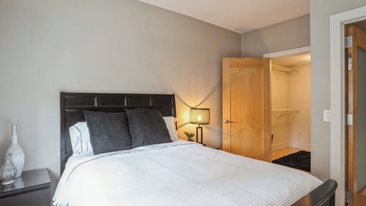 Photo of Bedroom in Court Avenue Entertainment District