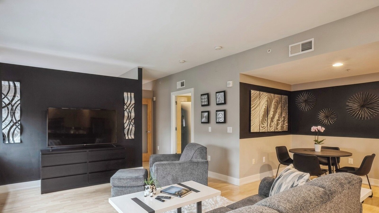Photo of Livingroom in Court Avenue Entertainment District